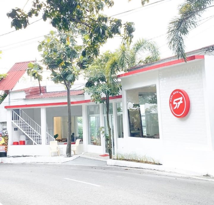 Kopi dan Kebahagiaan di Pinggir Jalan Rinjani